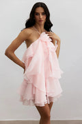 Vestido corto rosa de Sara