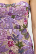 Vestido de Aurora con bordado floral